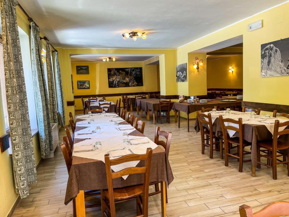 Hotel Al Sasso Di Stria Andraz Exteriör bild