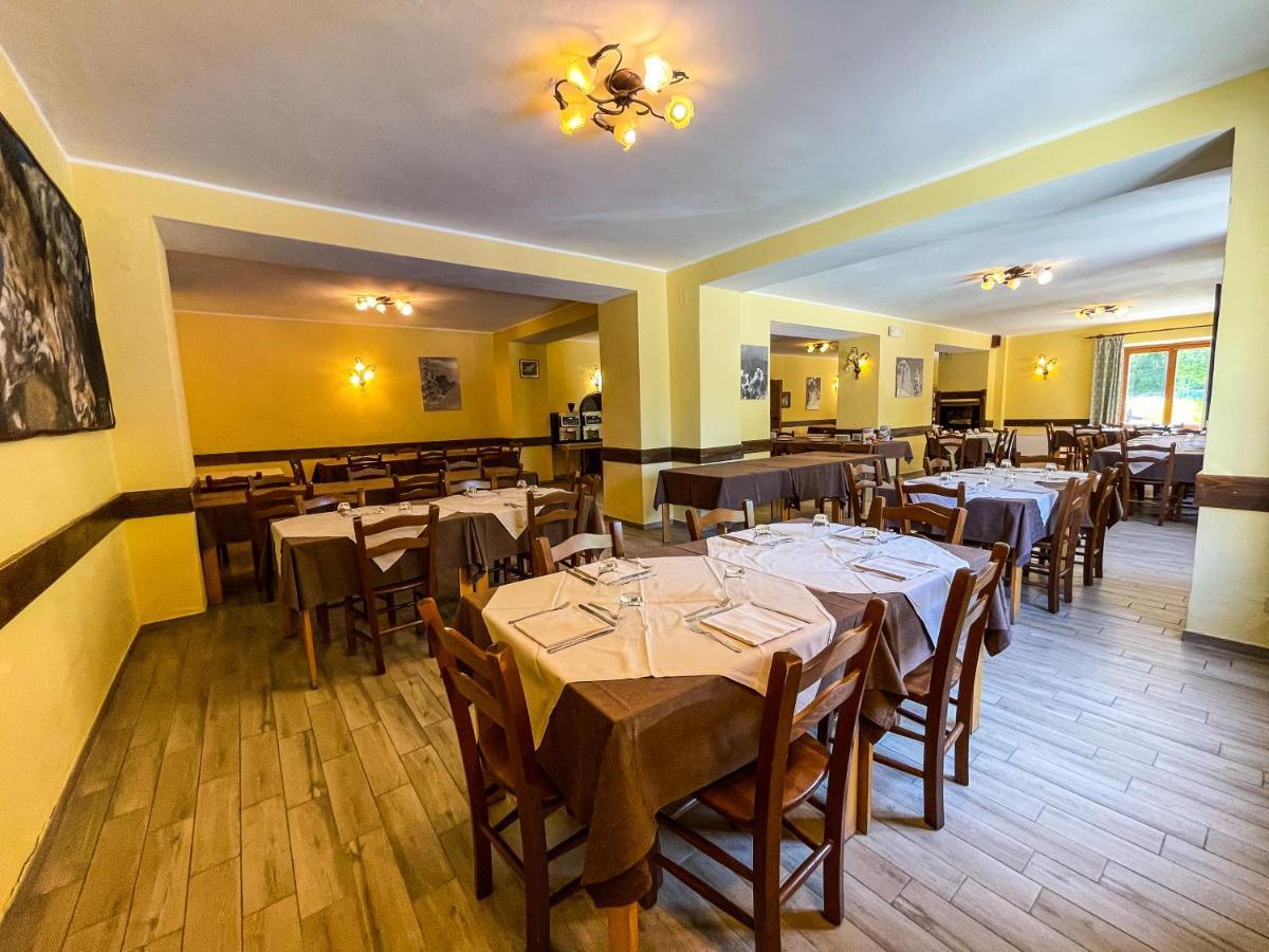 Hotel Al Sasso Di Stria Andraz Exteriör bild