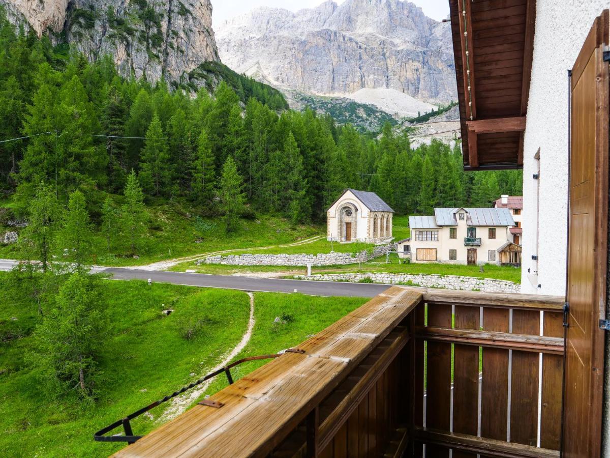 Hotel Al Sasso Di Stria Andraz Exteriör bild
