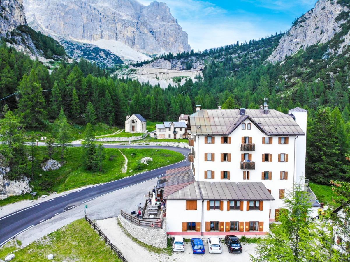 Hotel Al Sasso Di Stria Andraz Exteriör bild