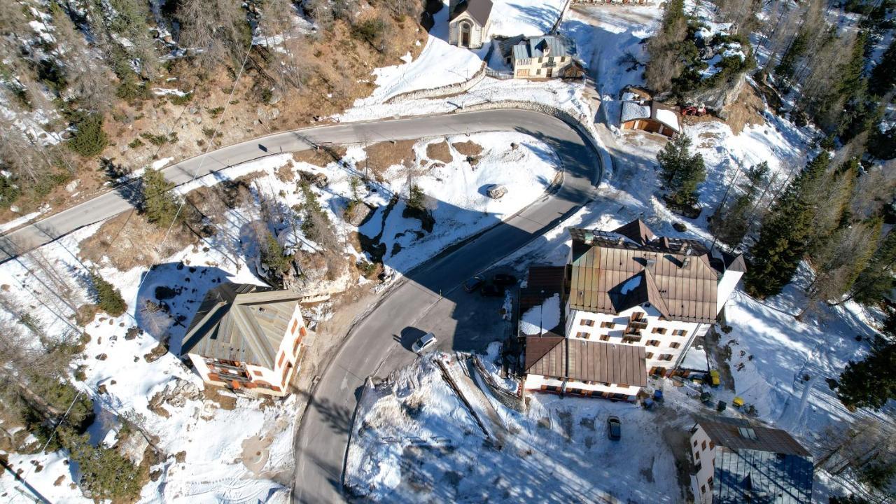 Hotel Al Sasso Di Stria Andraz Exteriör bild