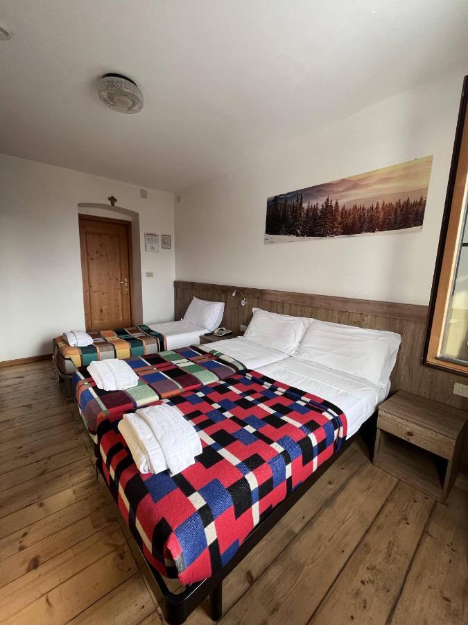 Hotel Al Sasso Di Stria Andraz Exteriör bild