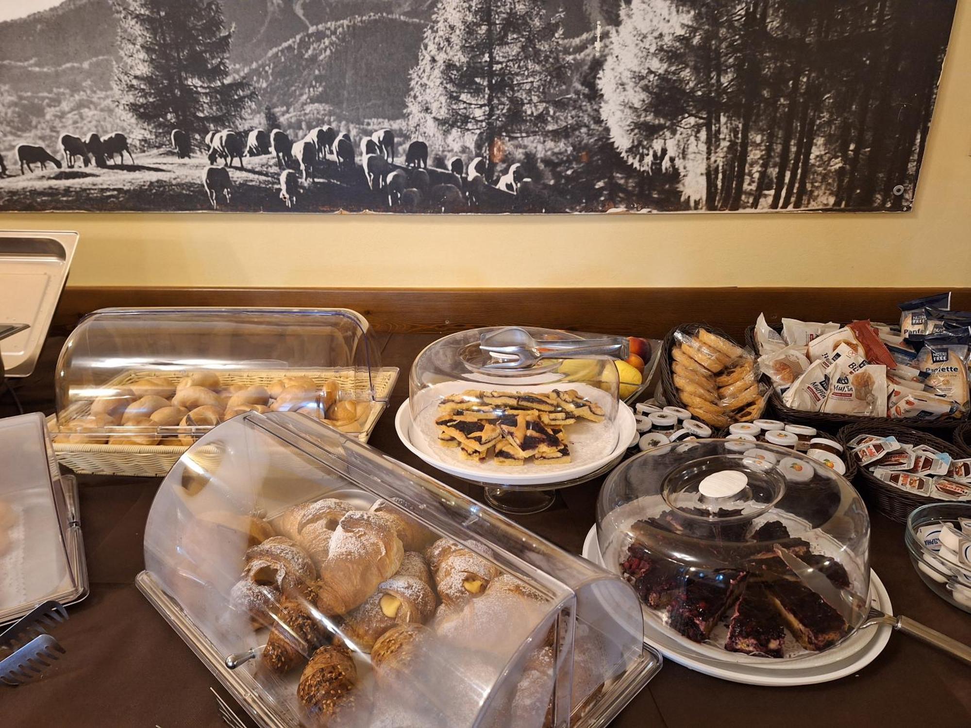 Hotel Al Sasso Di Stria Andraz Exteriör bild