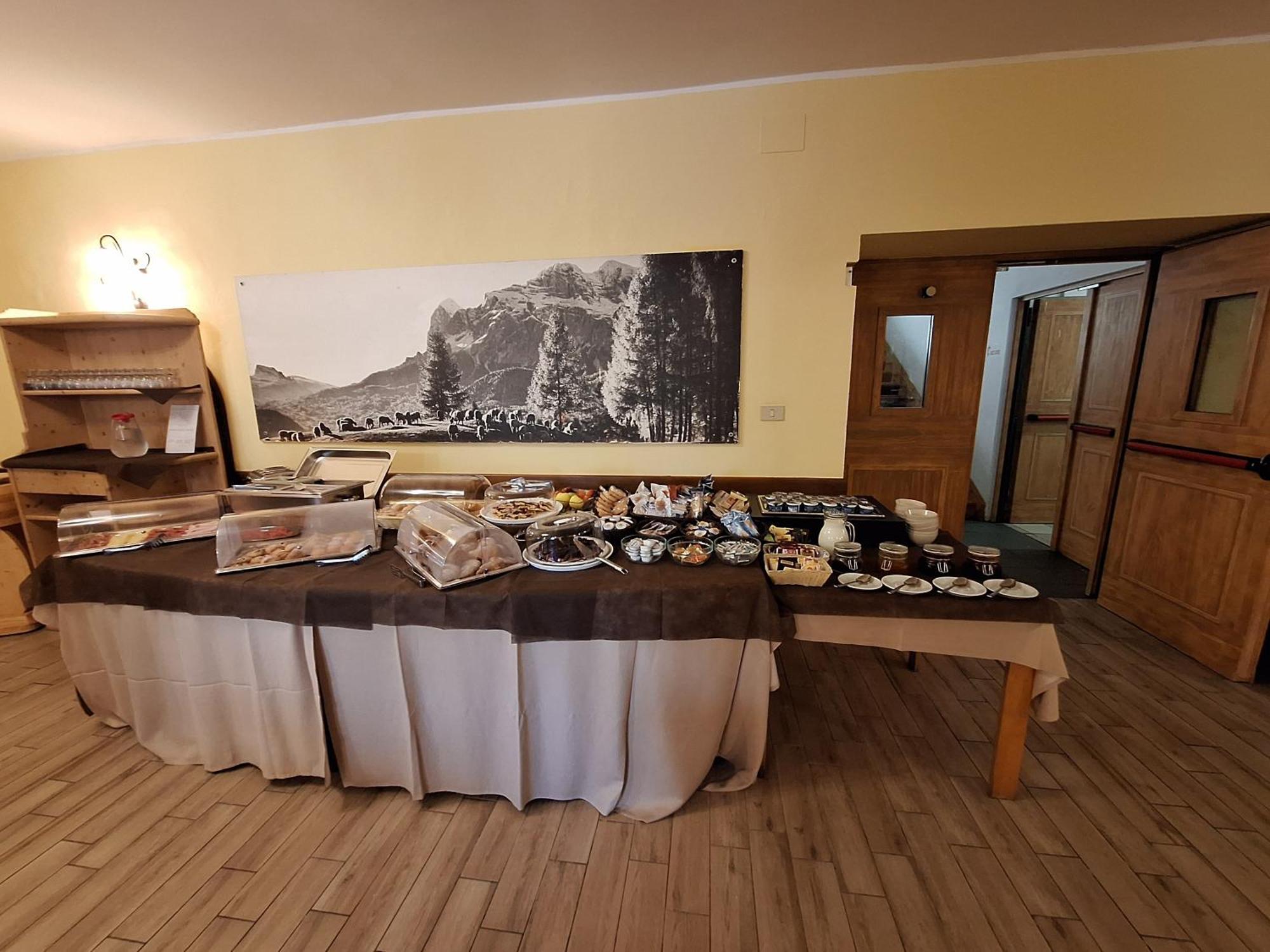 Hotel Al Sasso Di Stria Andraz Exteriör bild