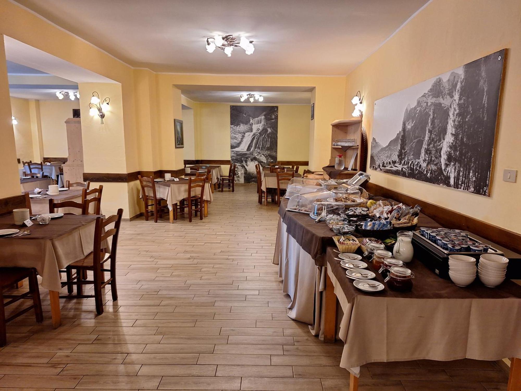 Hotel Al Sasso Di Stria Andraz Exteriör bild