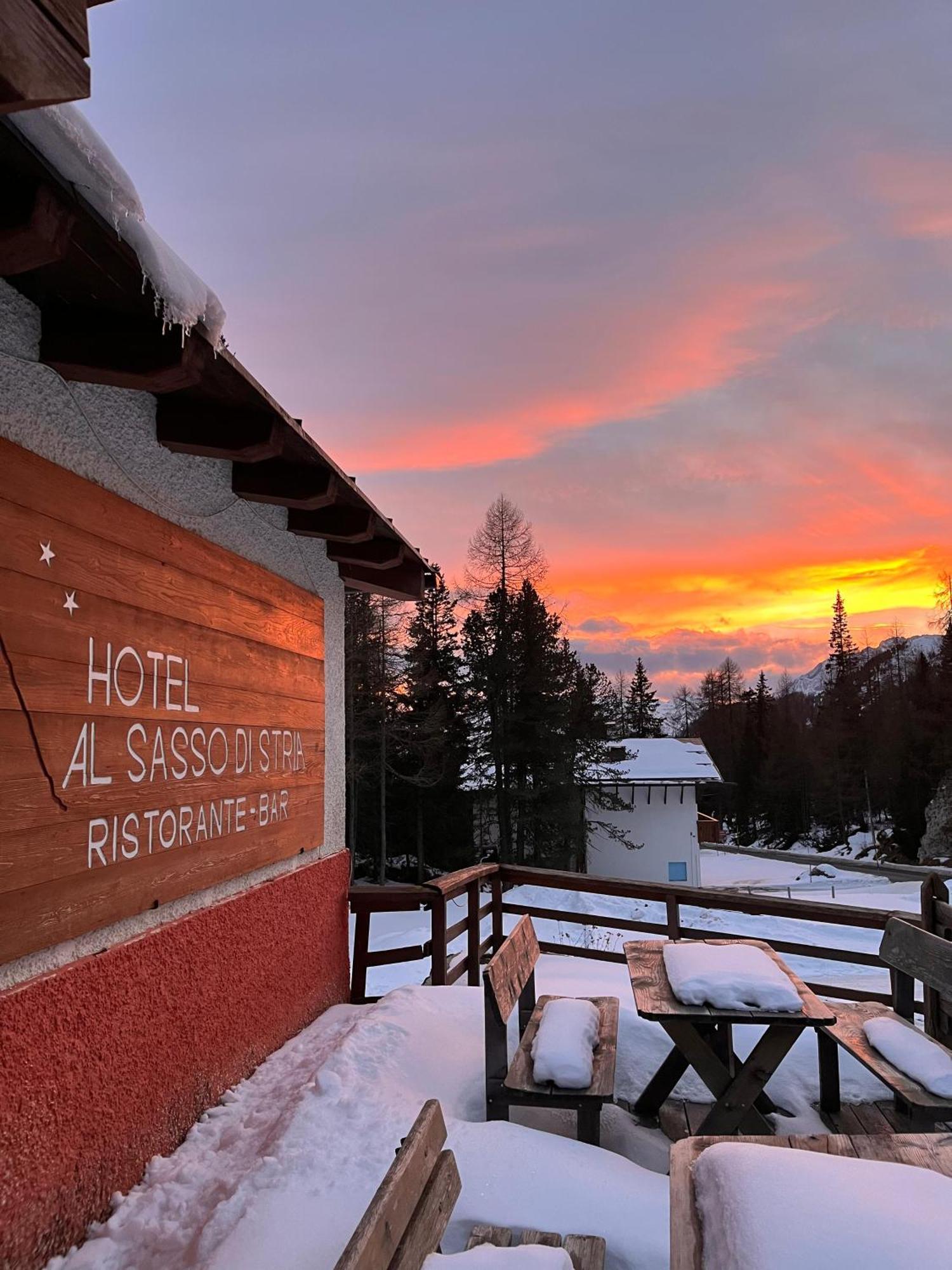 Hotel Al Sasso Di Stria Andraz Exteriör bild